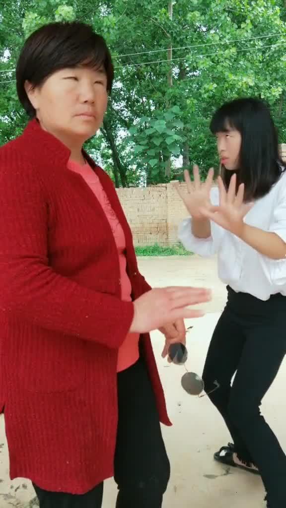 国产婆媳搞笑视频,国产搞笑视频里的温馨日常